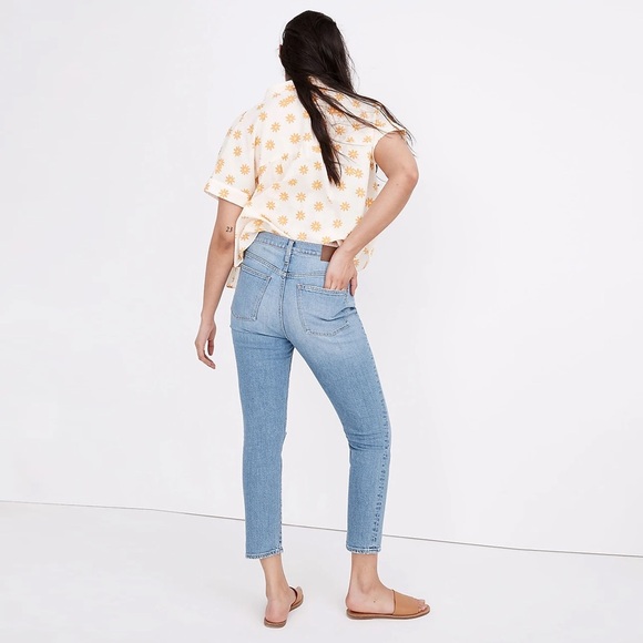Madewell - The High-Rise Slim Boyjean in Summit Wash: Summerweight Edition - Picture 2 of 13